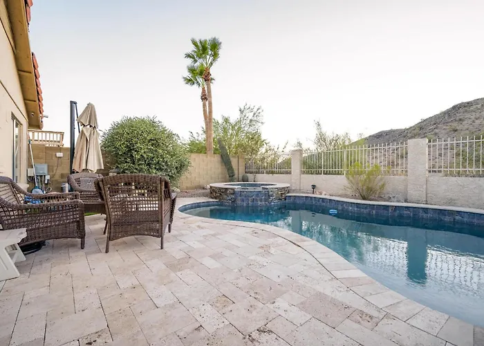 Desert View Pool & Hot Tub